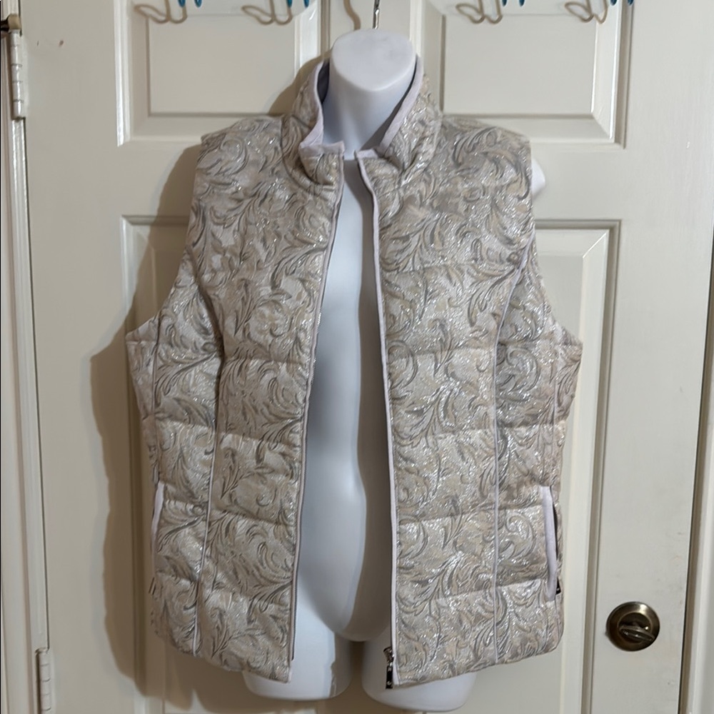 White House Black Market Floral Patterned Metallic Piped Puffer Vest - Picture 7 of 12